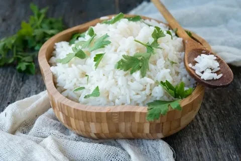 تصویر 4 از قیمت برنج عنبر بو زعفرانی با فروش عمده